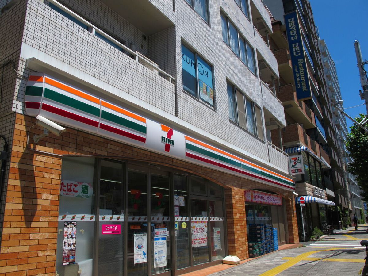 コンビニ　セブン-イレブン 港区三田五丁目店（コンビニ）まで85m