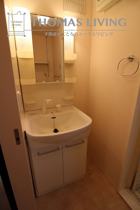 洗面設備　シャワー付き洗面台