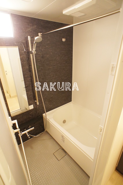 バス・シャワールーム　ご家族や長時間入浴に便利な追い炊き機能付きです♪