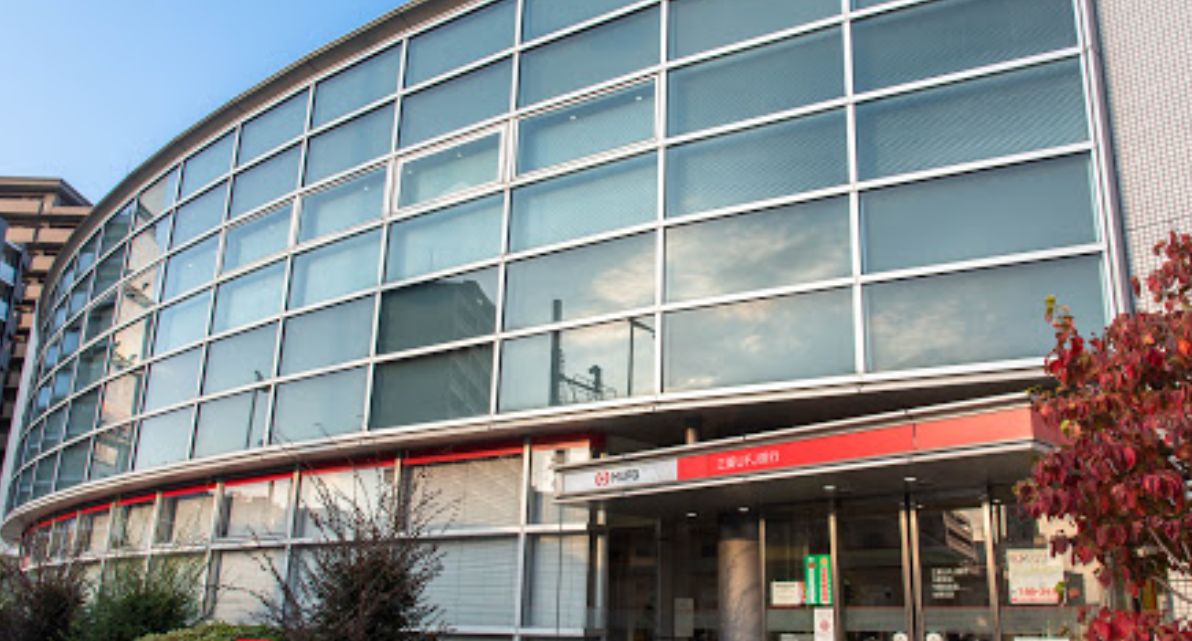 銀行　三菱UFJ銀行今里北支店（銀行）まで427m