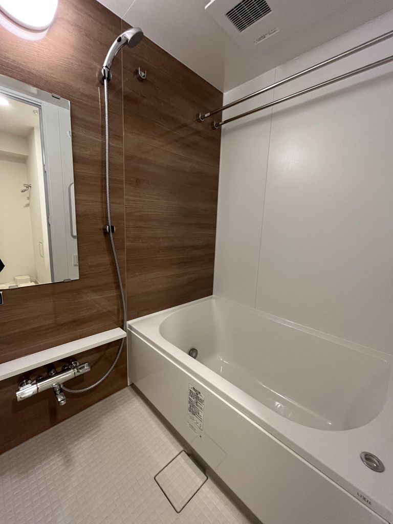 バス・シャワールーム　※別部屋の参考写真です。