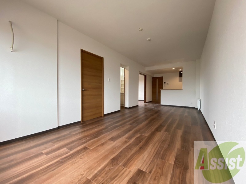 居室・リビング　広くてきれいなリビングです！快適に過ごせそうですね。