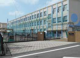 中学校　名古屋市立久方中学校（中学校）まで1327m