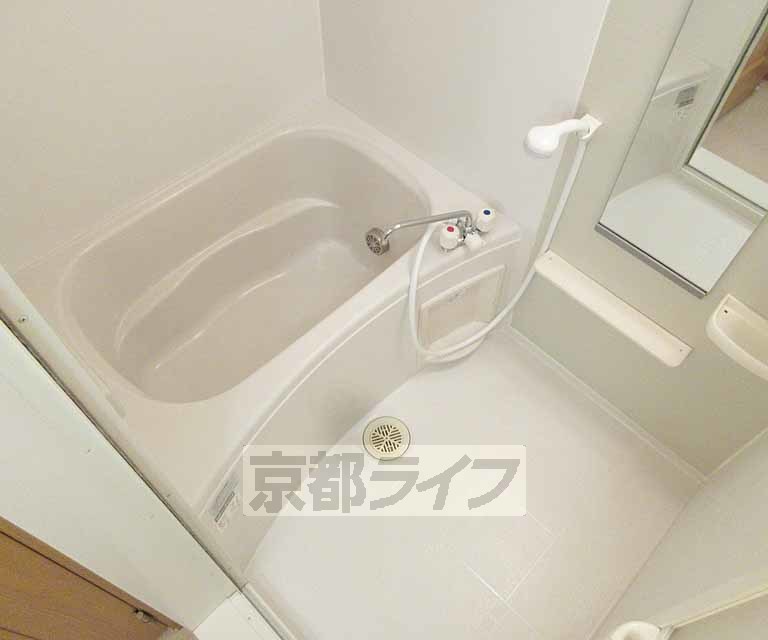 バス・シャワールーム　立派なお風呂です。