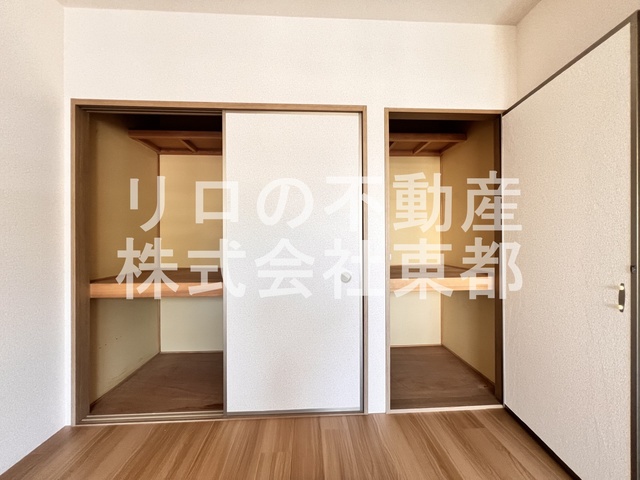 収納　押入れタイプは奥行がある収納力！
