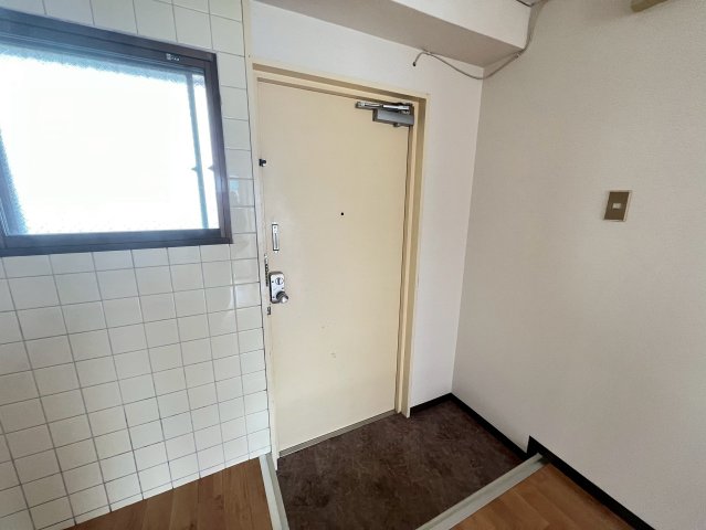 玄関　別部屋参照