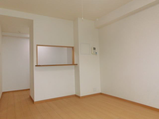 居室・リビング　お料理しながらＴＶも見れる。憧れのカウンターキッチン。