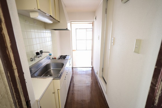 キッチン　※別部屋の写真です