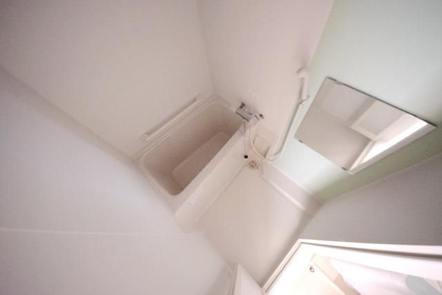 バス・シャワールーム　浴室乾燥機付きです♪