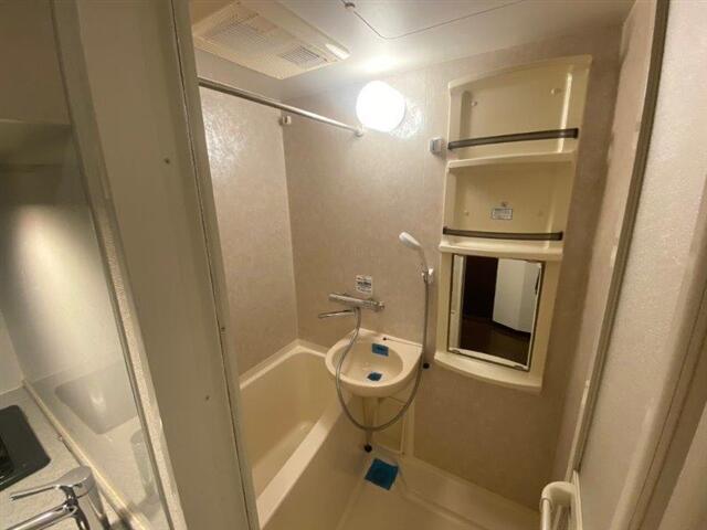 バス・シャワールーム　?