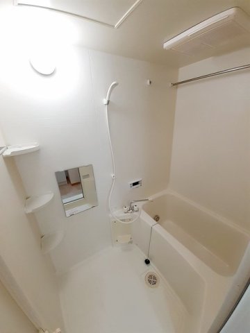 バス・シャワールーム　落ち着いた空間のお風呂です