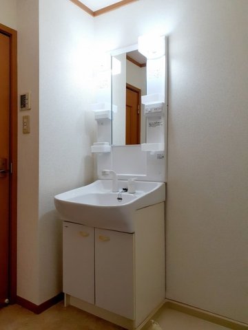 洗面設備　脱衣スペースもあります