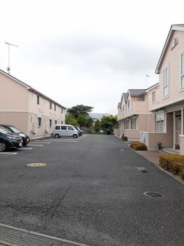 駐車場　駐車場に車を止められます