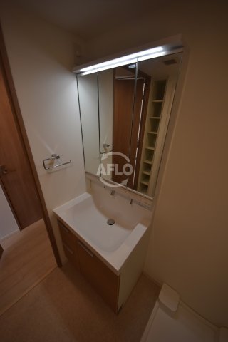 洗面設備　アーバス天満橋　独立洗面台