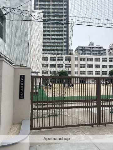 小学校　豊崎小学校（小学校）まで590m
