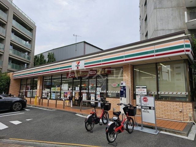 コンビニ　セブンイレブン 渋谷本町3丁目店（コンビニ）まで89m