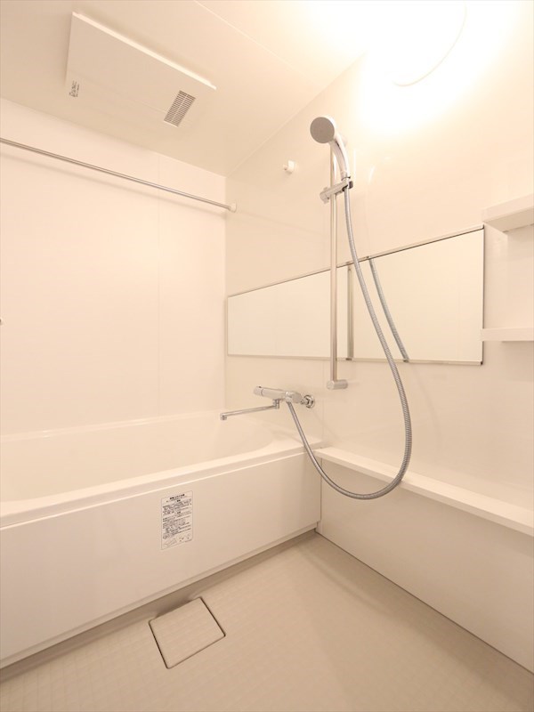 バス・シャワールーム　バスルーム　浴室暖房乾燥機付き