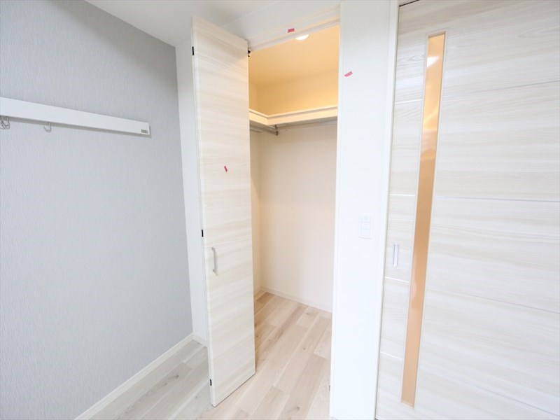 収納　ウォークインクローゼット（収納充実してます）