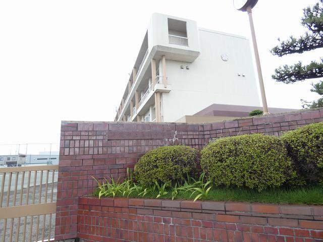 中学校　清須市立春日中学校（中学校）まで878m