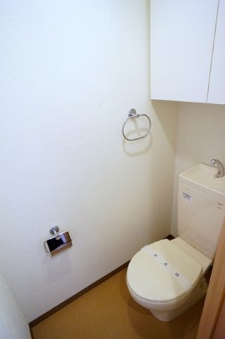 トイレ　清潔感のある水回り♪