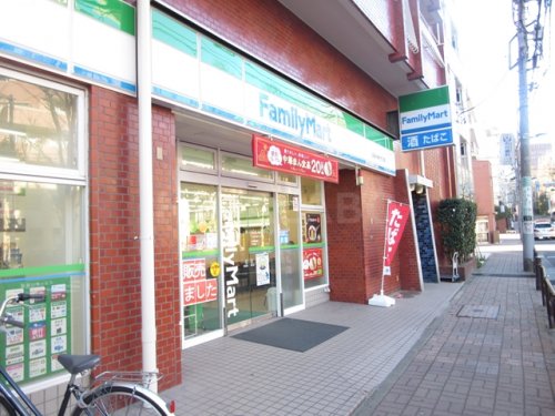 コンビニ　ファミリーマート小石川ゆたて坂店（コンビニ）まで444m