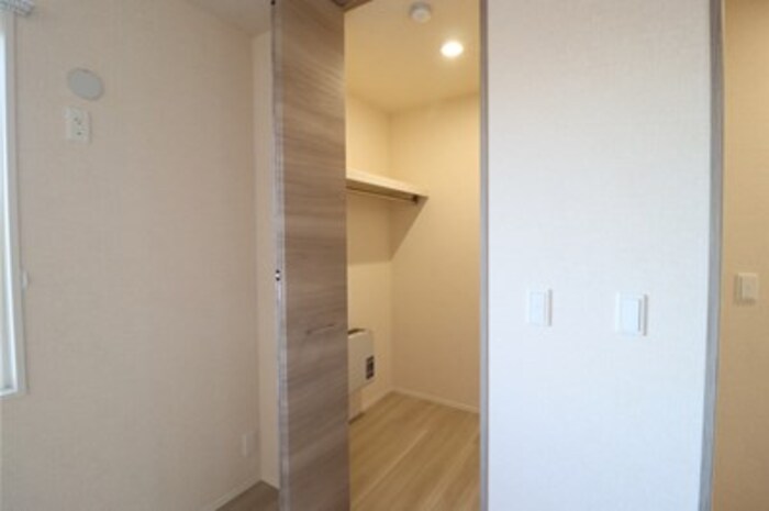 収納　ウォークインクローゼット