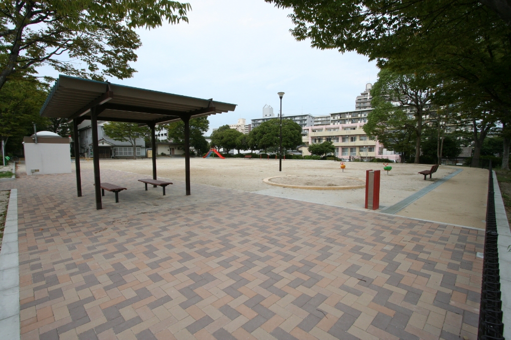 公園　金鶏公園（公園）まで734m