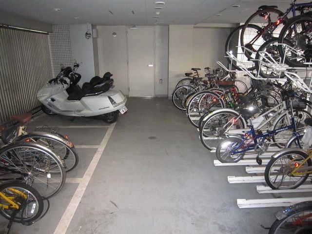 駐車場　駐輪場完備