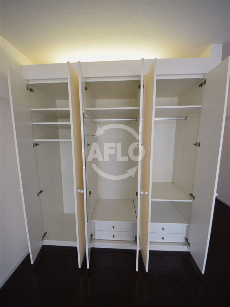 収納　ＫＡＩＳＥＩ阿波座 　クロゼット