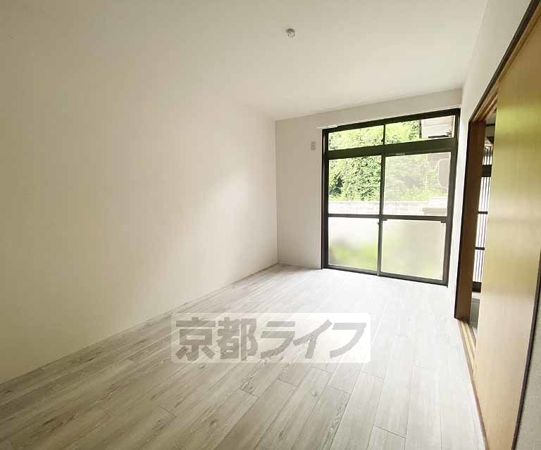 居室・リビング　清潔感ある居室です