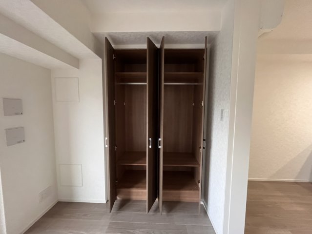 収納　仕切りのついた大きな収納です。