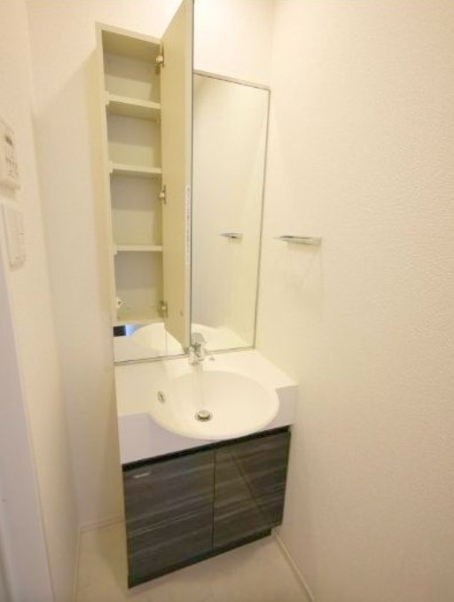 洗面設備　写真は同タイプ住居です