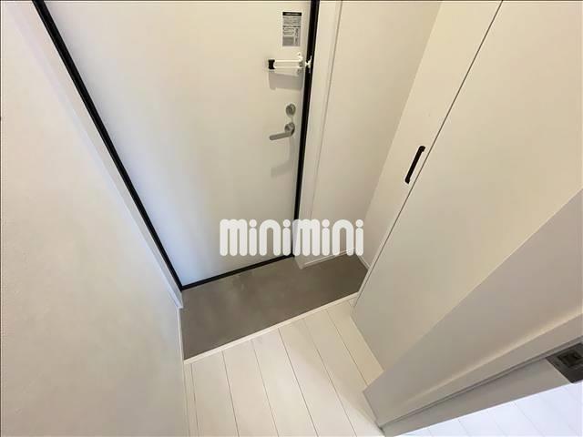 玄関　下駄箱あります