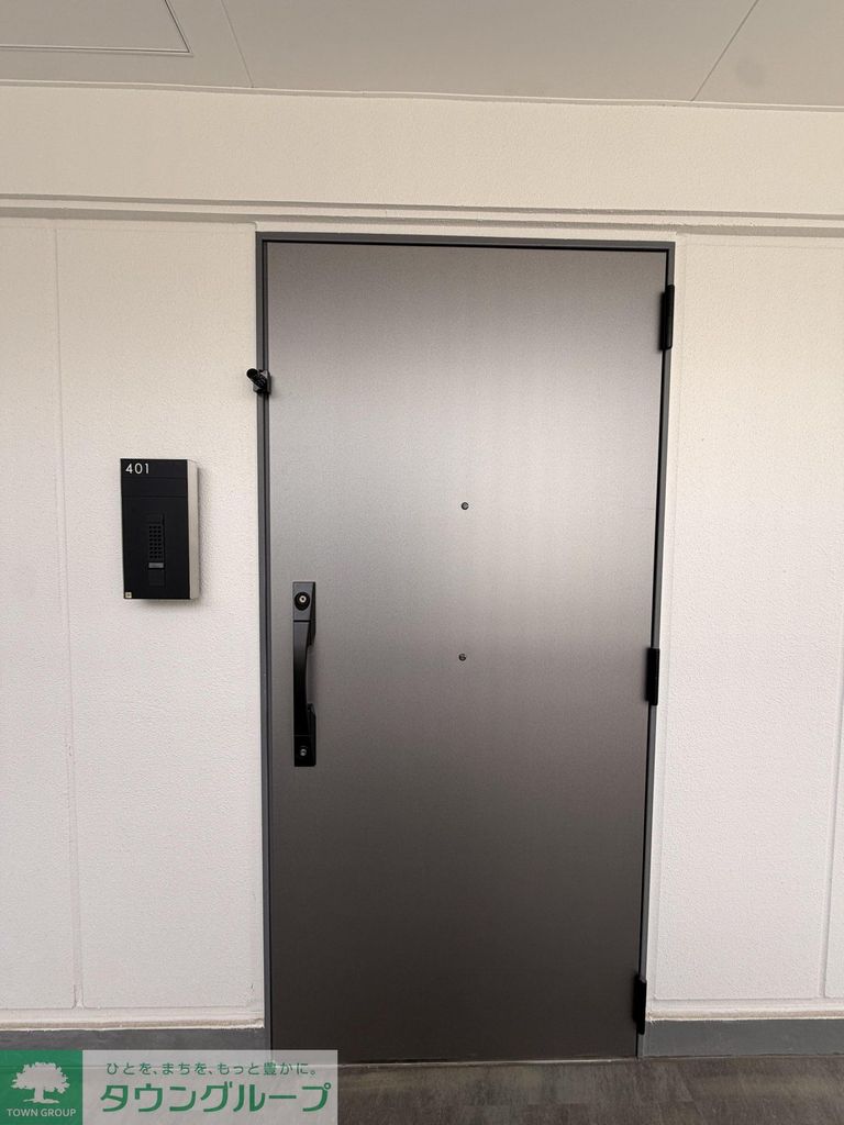 玄関　お部屋探しはタウンハウジングへ♪