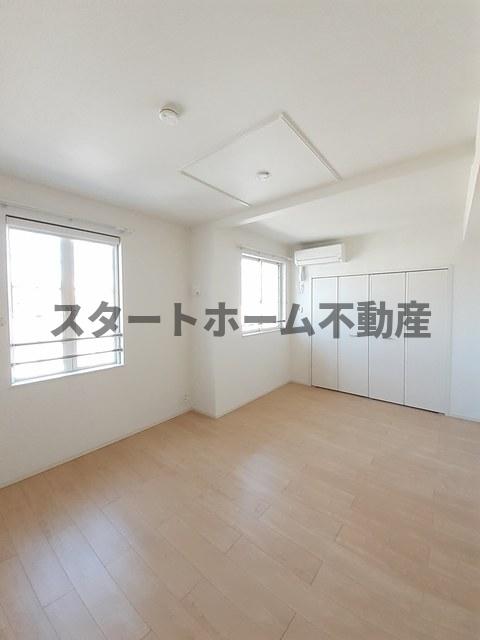 その他部屋・スペース　使い勝手のいい寝室です