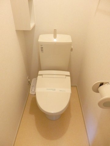トイレ　清潔感のあるトイレです