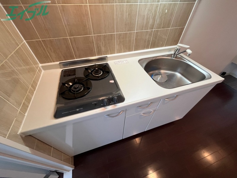 キッチン　別部屋参考写真です