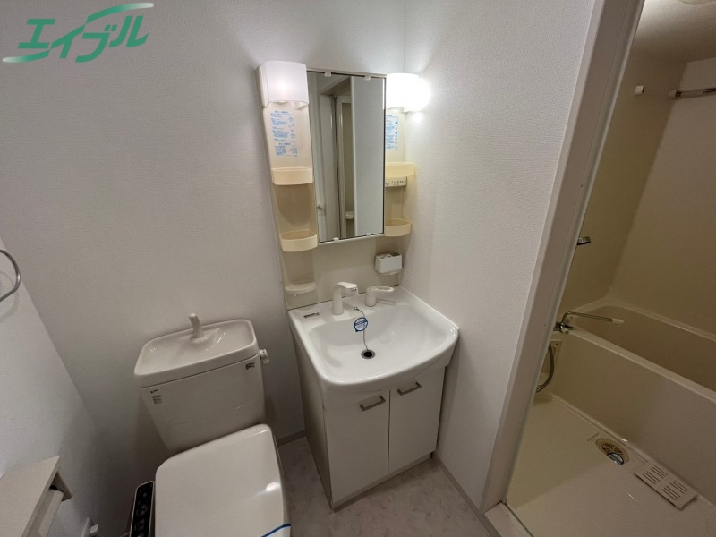 洗面設備　別部屋参考写真です