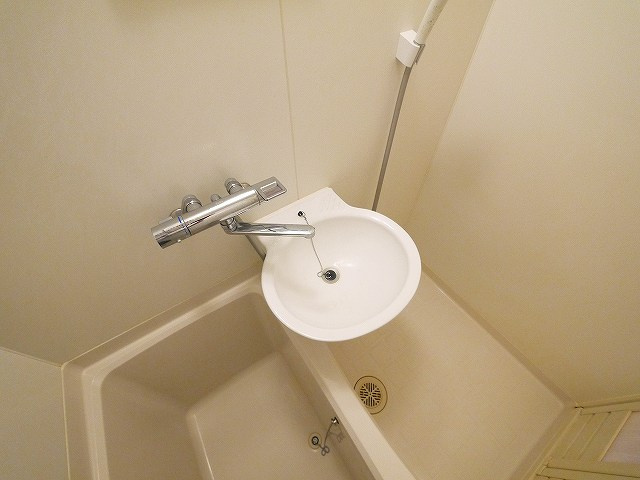 バス・シャワールーム　お風呂です