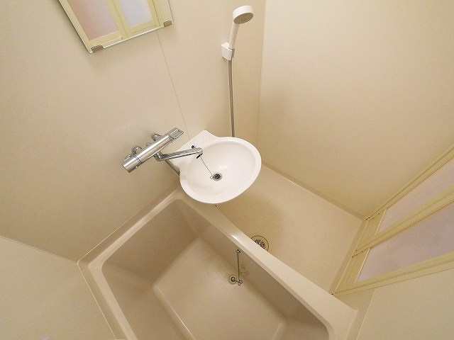 バス・シャワールーム　お風呂で日々の疲れを落としましょう