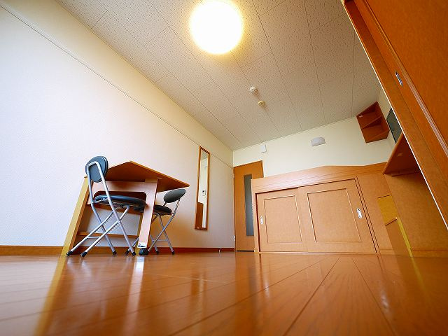 居室・リビング　ゆったり過ごせる居間です