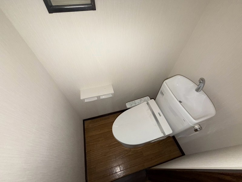 ヴィザ・シャトー社のトイレ写真