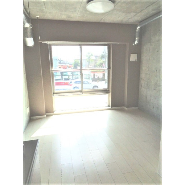 居室・リビング　☆明るい洋室☆