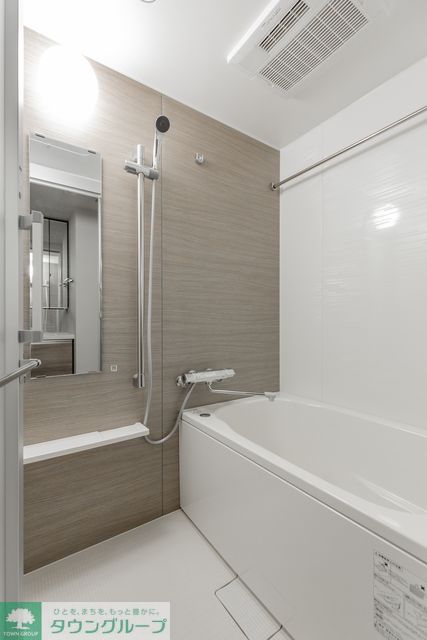 バス・シャワールーム　Eタイプ2023年11月撮影 同タイプ103号室の写真です。