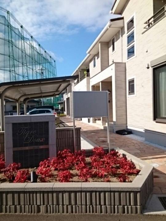 エントランス　アプローチ