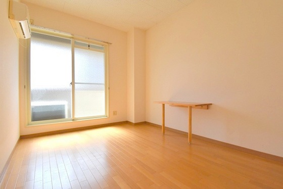 居室・リビング　※別部屋の写真です