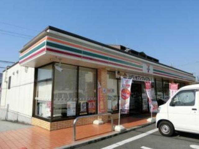コンビニ　セブンイレブン八尾山賀町3丁目店（コンビニ）まで1126m