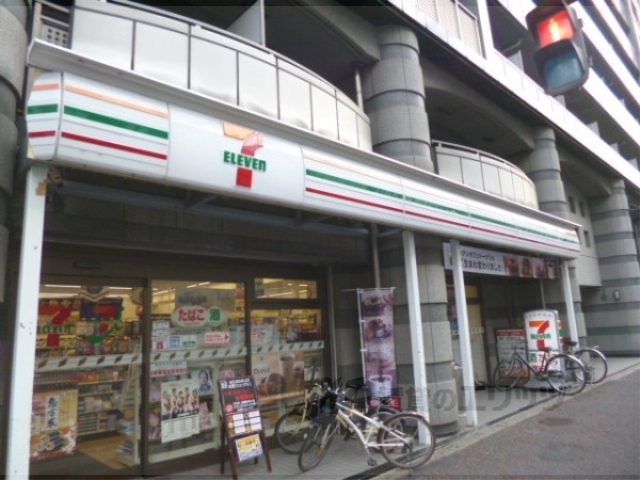 コンビニ　セブンイレブン京都烏丸高辻（コンビニ）まで200m