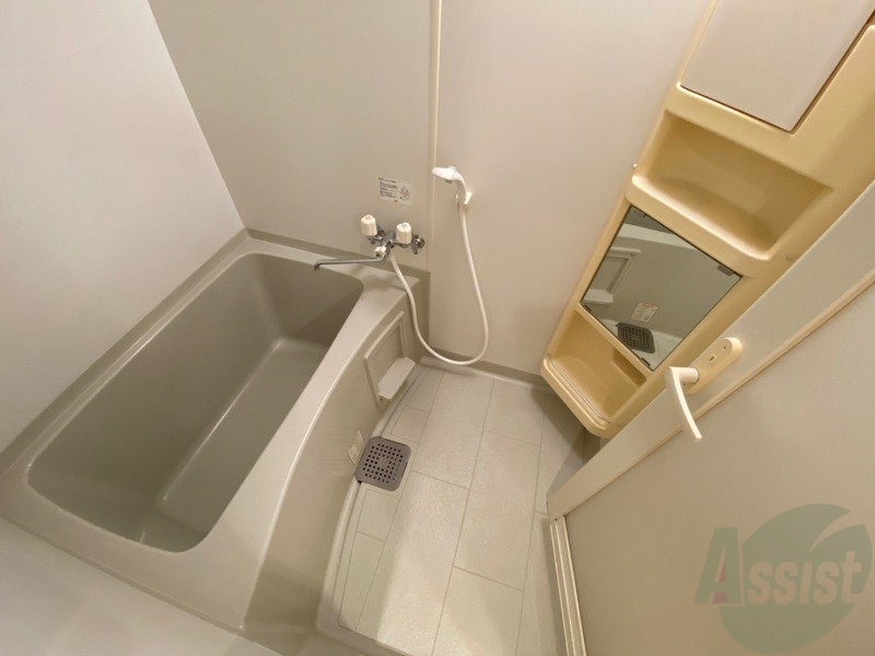 バス・シャワールーム　お風呂になります。一日の疲れを癒してくださいね。