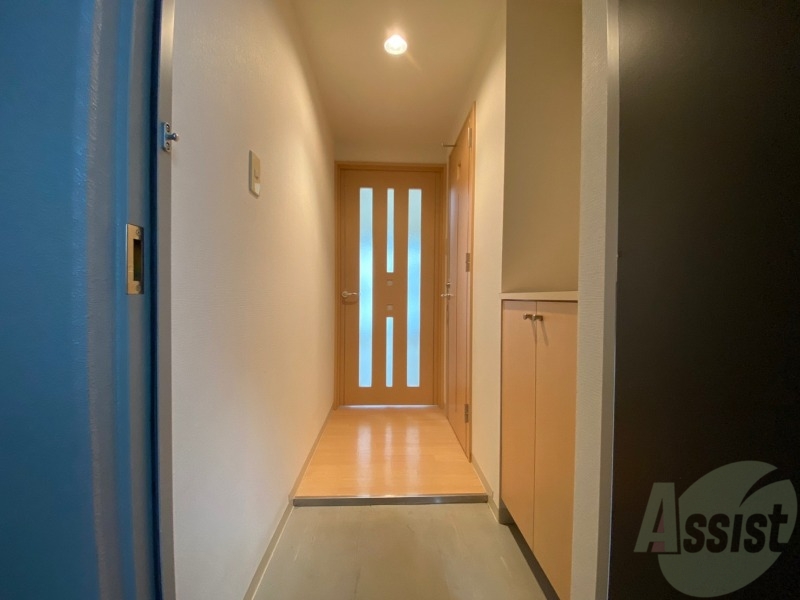 玄関　玄関の様子です。明るい印象ですね。気分もあがりそう。